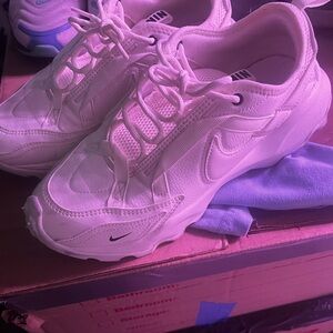 Nike Women's white Sneakers